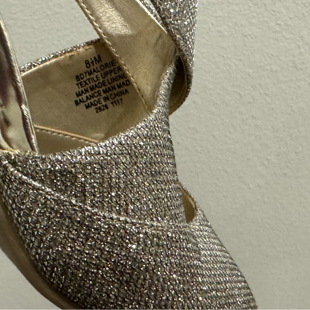 Bandolino heels formal wedding glitter sparkles gold beautiful excellent conditi - Picture 8 of 8